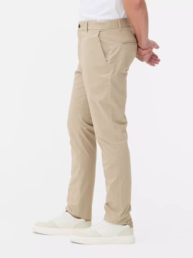 Pantalones chinos ajustados elásticos