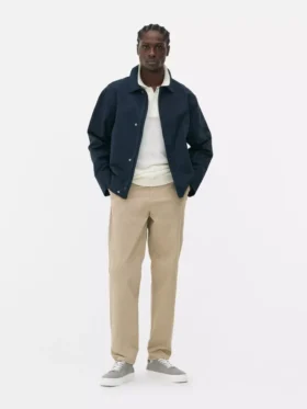 Pantalones chinos de corte ajustado