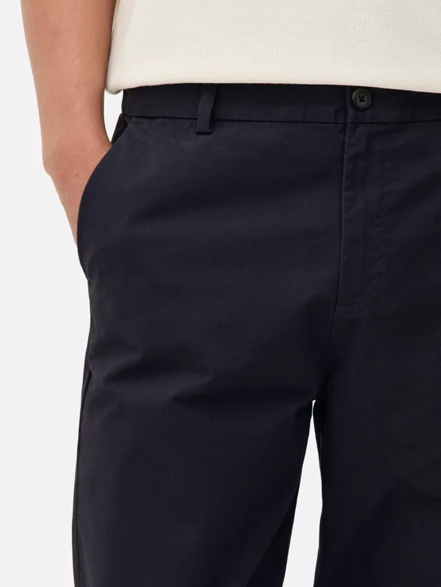 Pantalones chinos de corte ajustado
