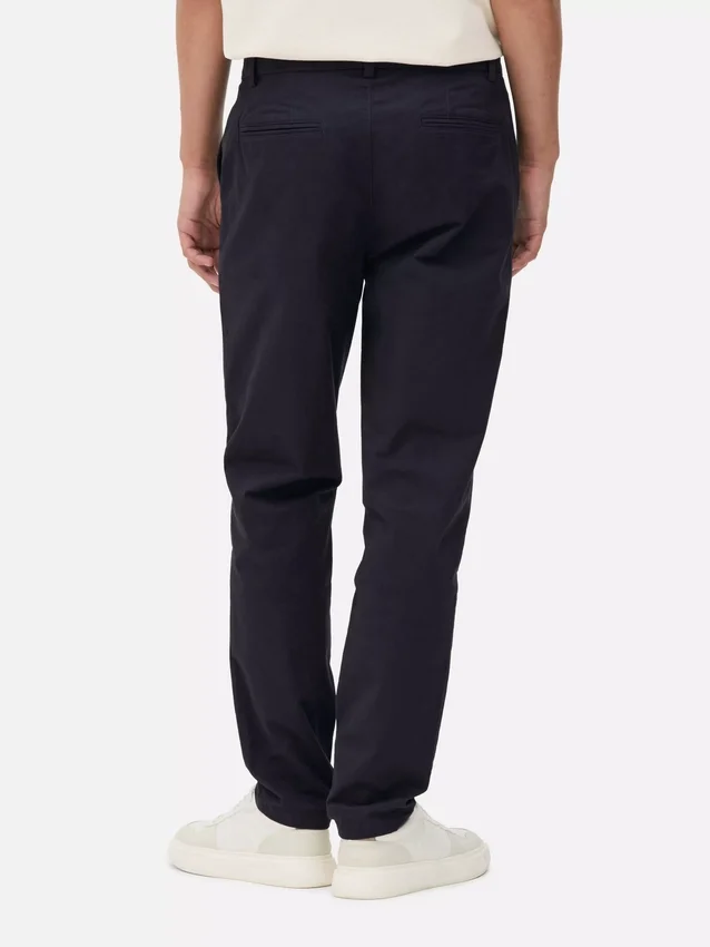 Pantalones chinos de corte ajustado