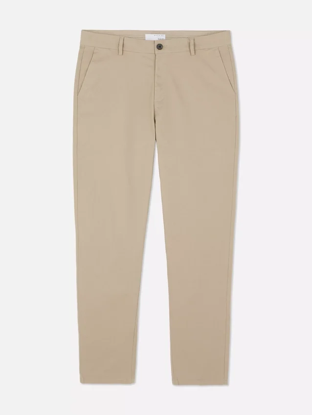Pantalones chinos de corte ajustado