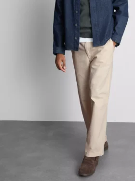 Pantalones chinos holgados de talle medio