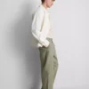 Pantalones chinos holgados de talle medio