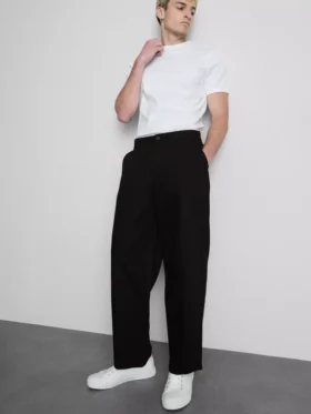 Pantalones chinos holgados de talle medio