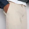 Pantalones chinos holgados de talle medio