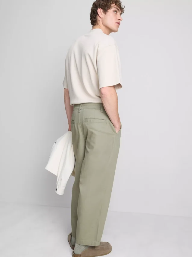 Pantalones chinos holgados de talle medio