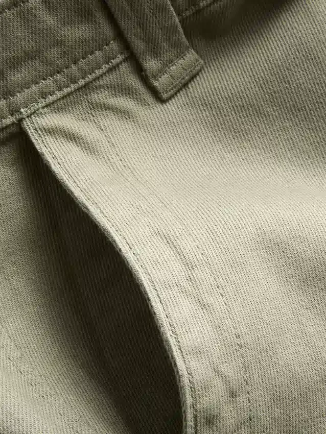 Pantalones chinos holgados de talle medio
