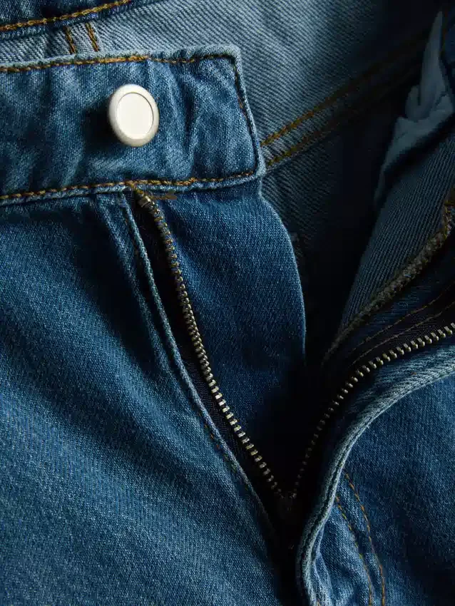 Pantalones cortos acampanados plisados de mezclilla con alto contenido de algodón