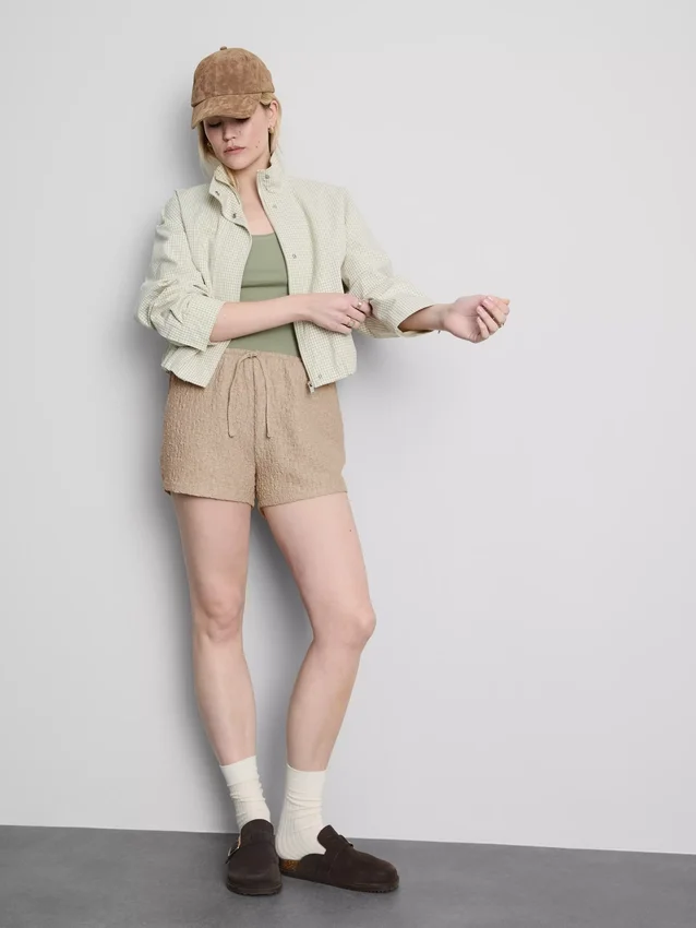 Pantalones cortos arrugados con cordón