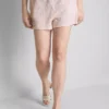 Pantalones cortos arrugados con cordón