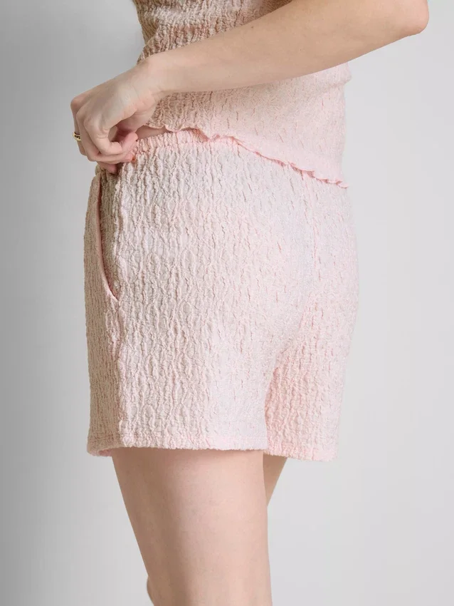 Pantalones cortos arrugados con cordón
