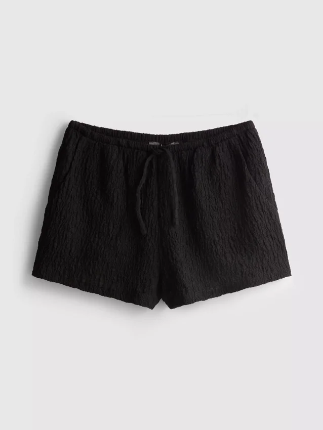 Pantalones cortos arrugados con cordón