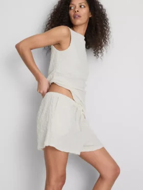 Pantalones cortos arrugados de estilo relajado de Paula Echevarría