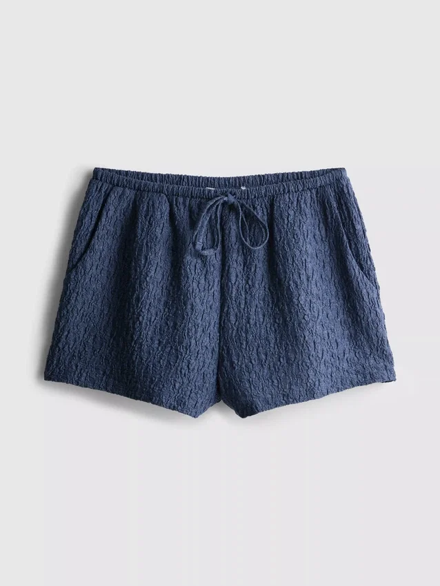 Pantalones cortos arrugados de estilo relajado de Paula Echevarría