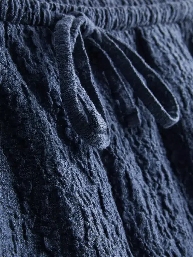 Pantalones cortos arrugados de estilo relajado de Paula Echevarría