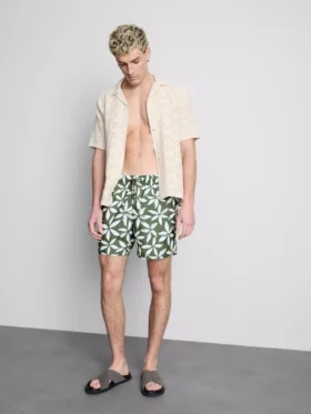 Pantalones cortos con cordón y estampado floral