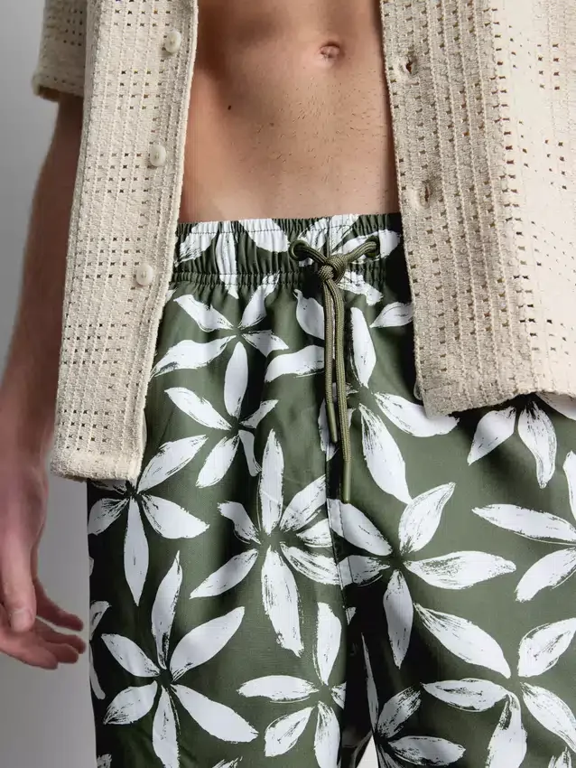 Pantalones cortos con cordón y estampado floral