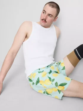 Pantalones cortos con estampado de limones