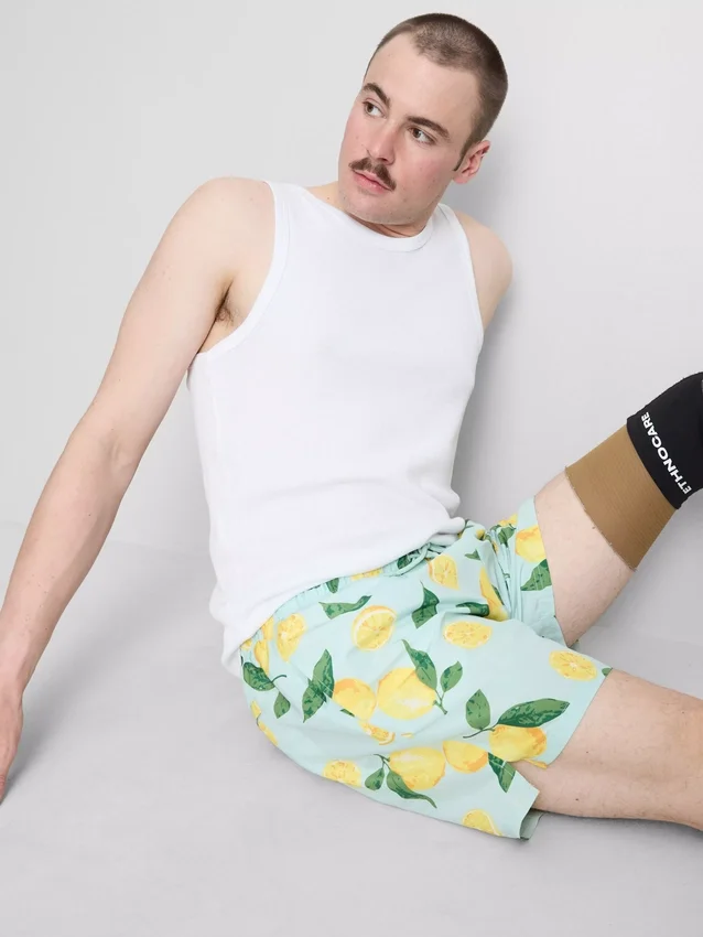Pantalones cortos con estampado de limones