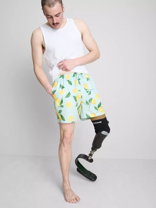 Pantalones cortos con estampado de limones