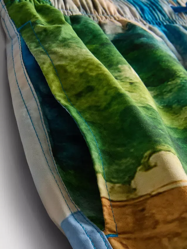 Pantalones cortos con estampado panorámico
