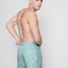 Pantalones cortos con hojas bordadas