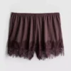 Pantalones cortos con ribete de encaje de Paula Echevarría