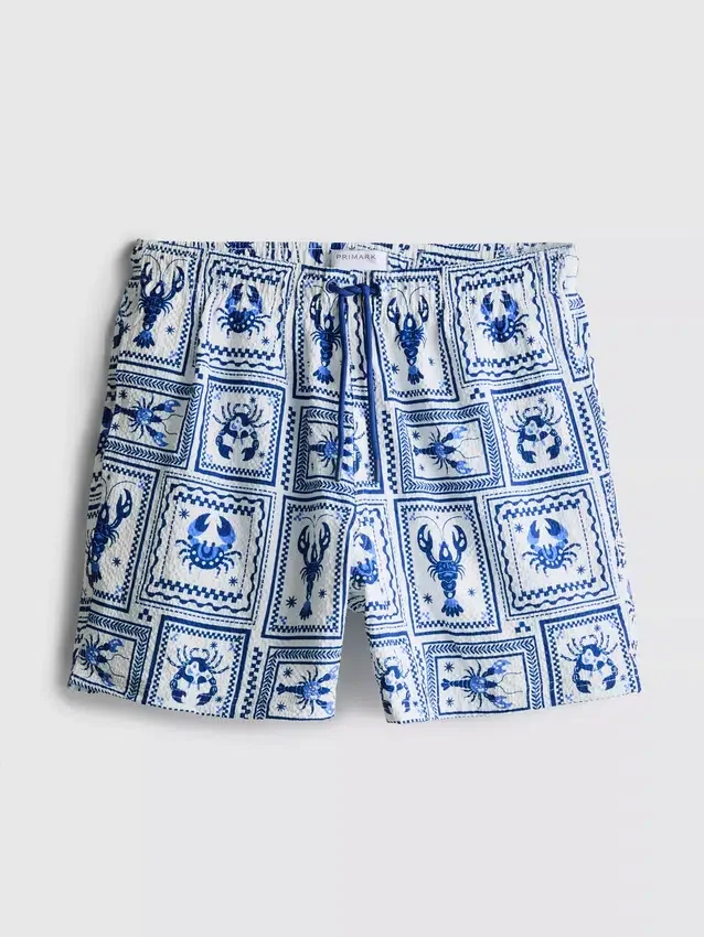 Pantalones cortos con textura de azulejos mediterráneos