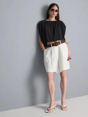 Pantalones cortos con textura y cinturón