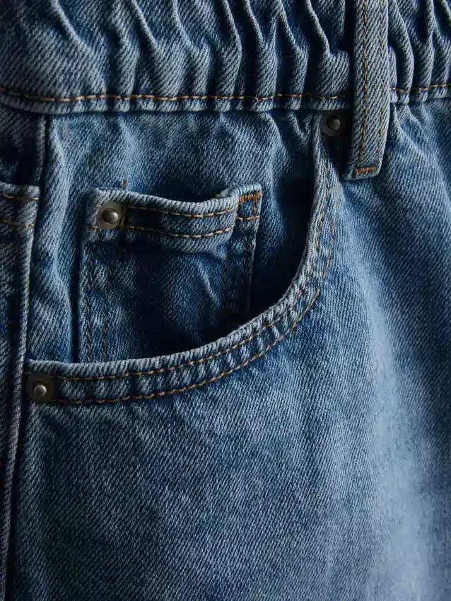Pantalones cortos de denim de algodón con corte en A