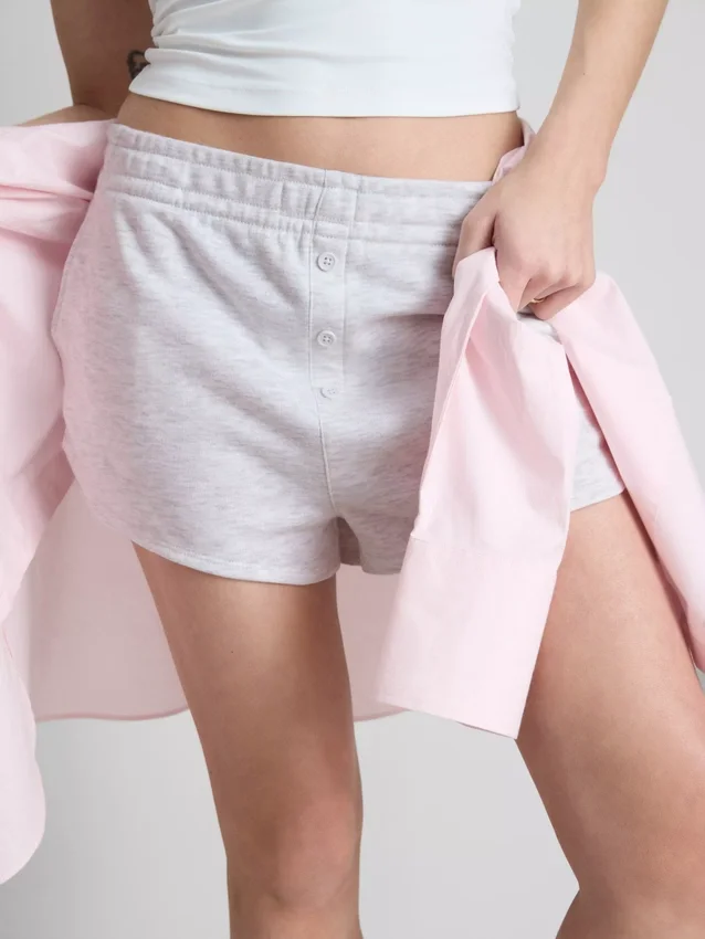 Pantalones cortos de jersey con detalles de botones, con alto contenido de algodón