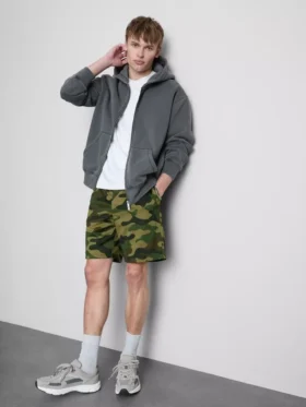 Pantalones cortos de malla con estampado de camuflaje
