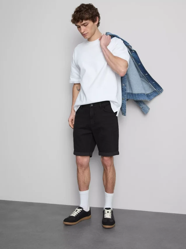 Pantalones cortos de mezclilla ajustados de talle medio