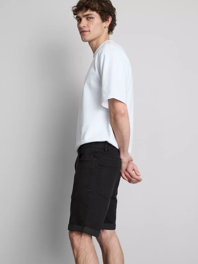 Pantalones cortos de mezclilla ajustados de talle medio