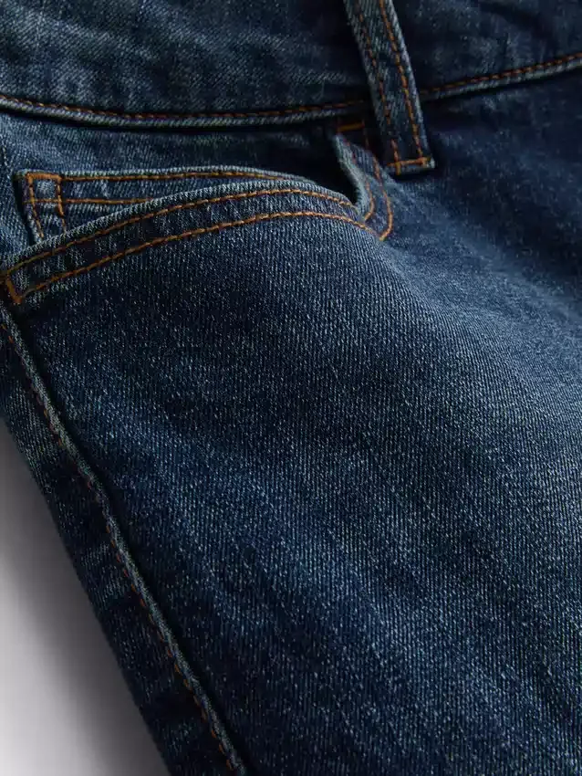 Pantalones cortos de mezclilla ajustados de talle medio