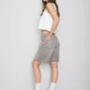 Pantalones cortos de mezclilla con dobladillo sin rematar