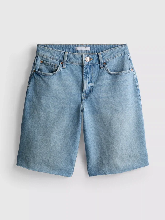 Pantalones cortos de mezclilla con dobladillo sin rematar