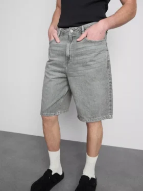 Pantalones cortos de mezclilla de corte holgado