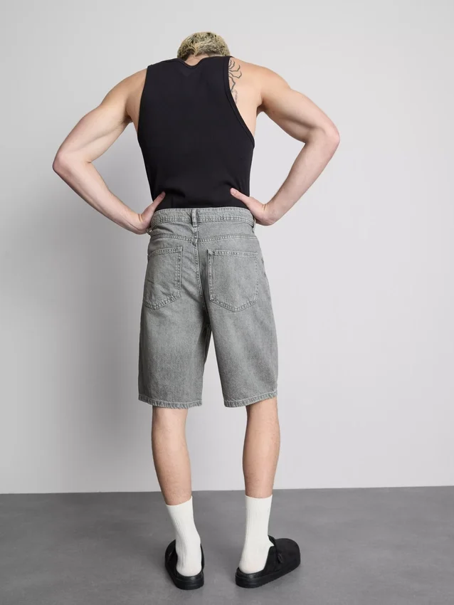 Pantalones cortos de mezclilla de corte holgado