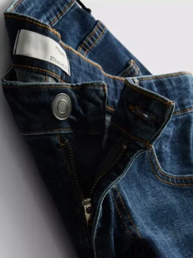 Pantalones cortos de mezclilla de corte recto