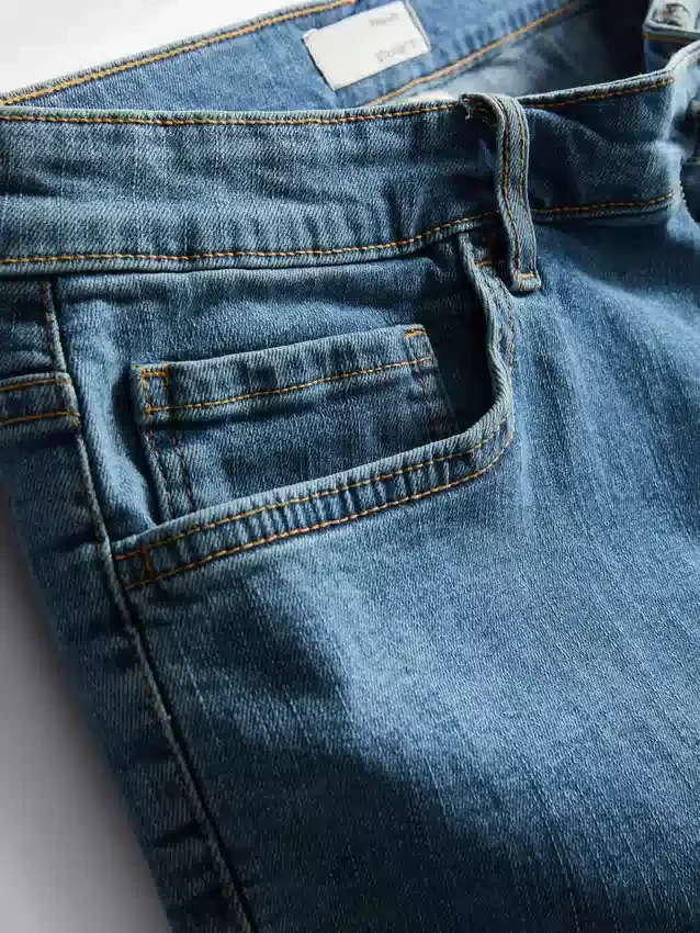 Pantalones cortos de mezclilla de corte recto