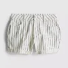 Pantalones cortos de mezclilla de talle medio con dobladillo