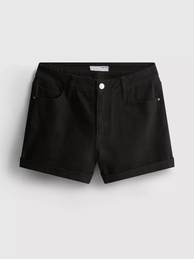 Pantalones cortos de mezclilla de talle medio con dobladillo