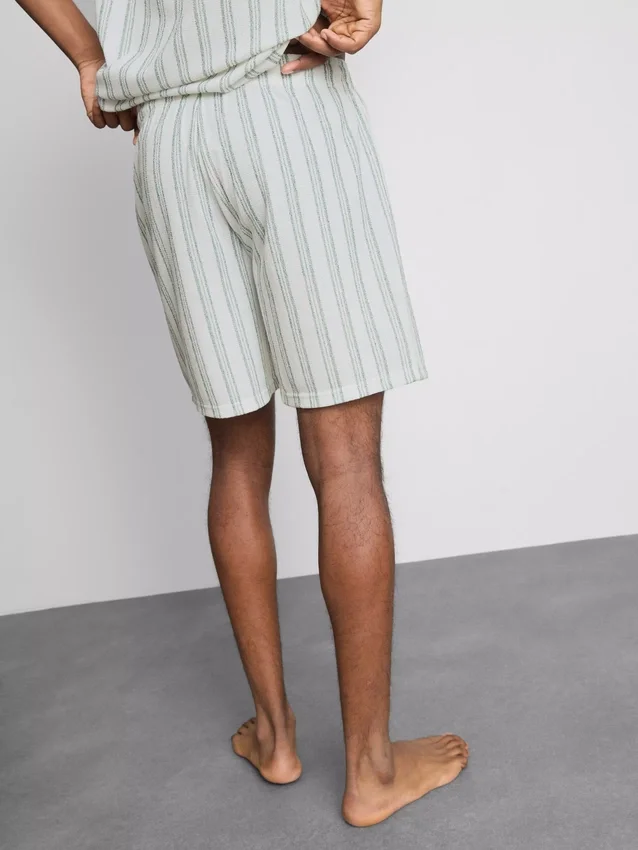 Pantalones cortos de pijama a rayas