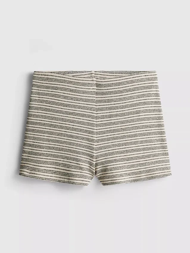 Pantalones cortos de punto a rayas de Paula Echevarría
