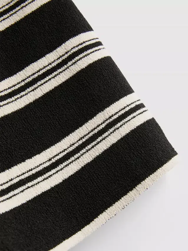Pantalones cortos de punto a rayas de Paula Echevarría