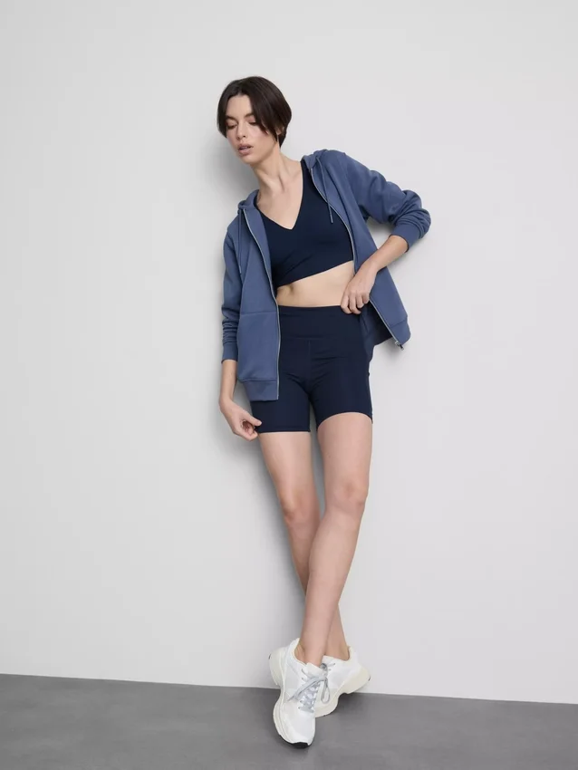 Pantalones cortos de yoga activos de talle medio con soporte suave