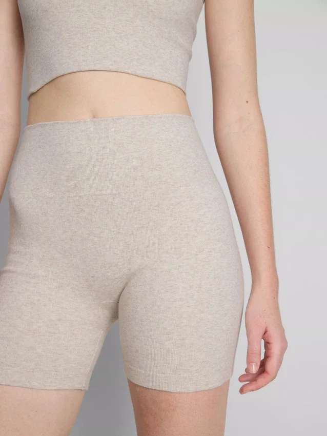 Pantalones cortos deportivos acanalados sin costuras