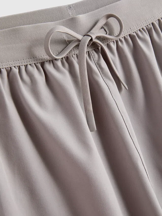 Pantalones cortos deportivos con cordón