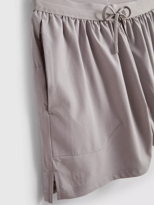 Pantalones cortos deportivos con cordón